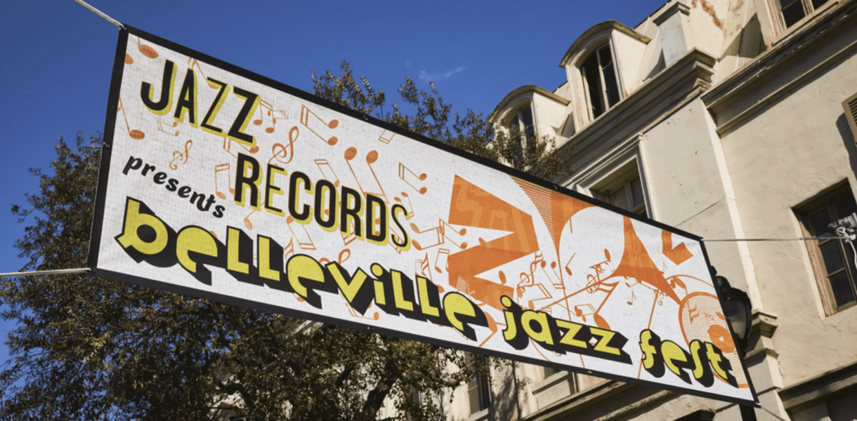 Outdoor banner sign