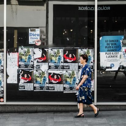How To Hang A Poster Damage-free