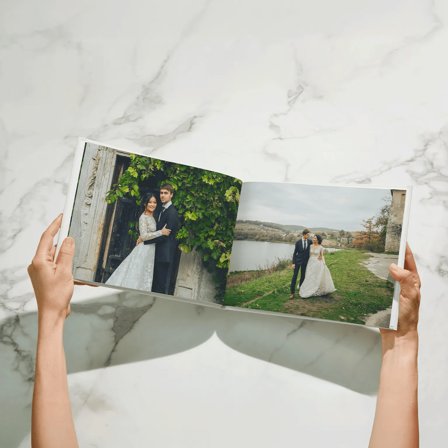 EUMX-397-Photobooks-wedding-FR-Blog-Wedding-anniversary-Gifts-Tile