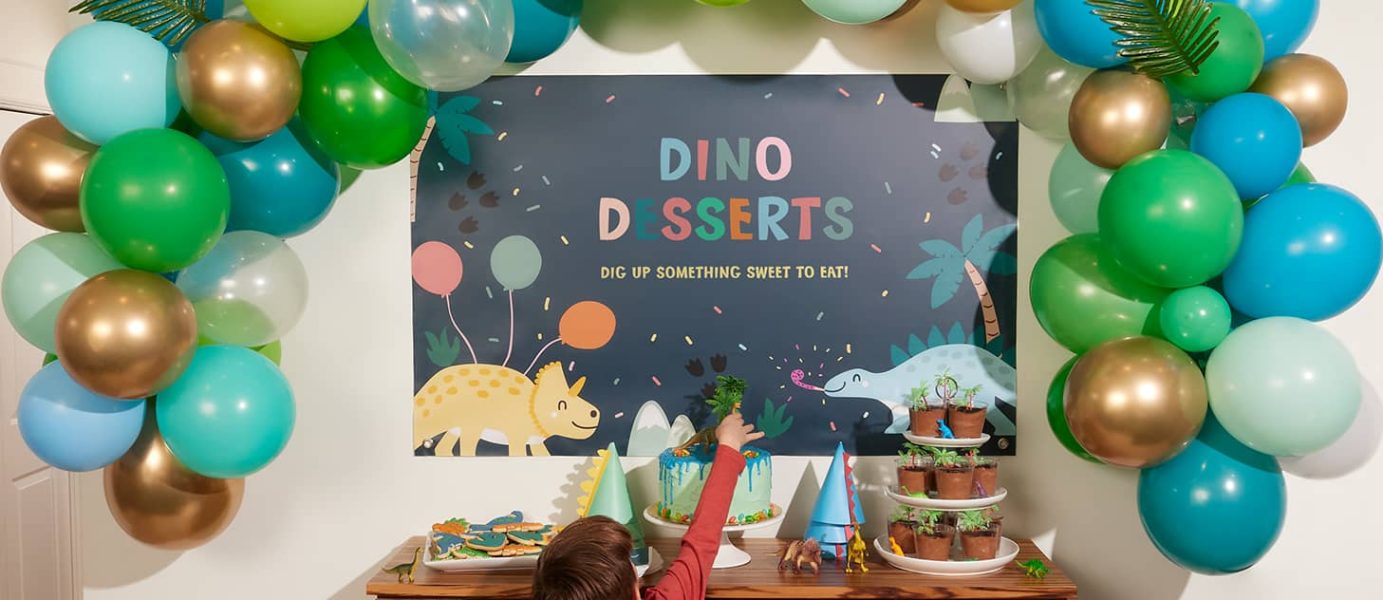 Dino's Desserts balloon display