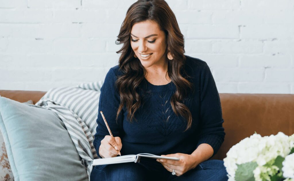 A photo of marketing expert Amy Porterfield.