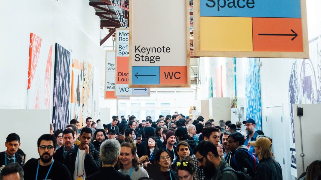 Besucherstrom auf einer Messe