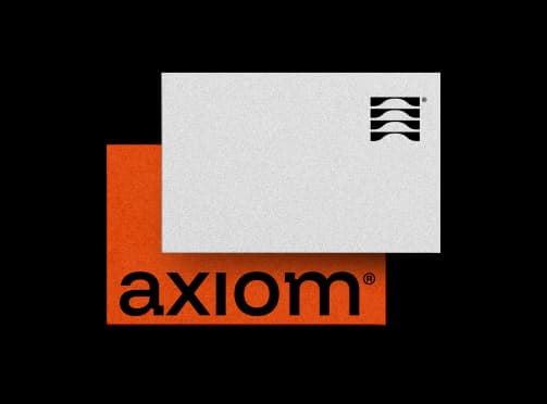 Les deux faces d&rsquo;une carte de visite pr&eacute;sentant un logo pix&eacute;lis&eacute;.
